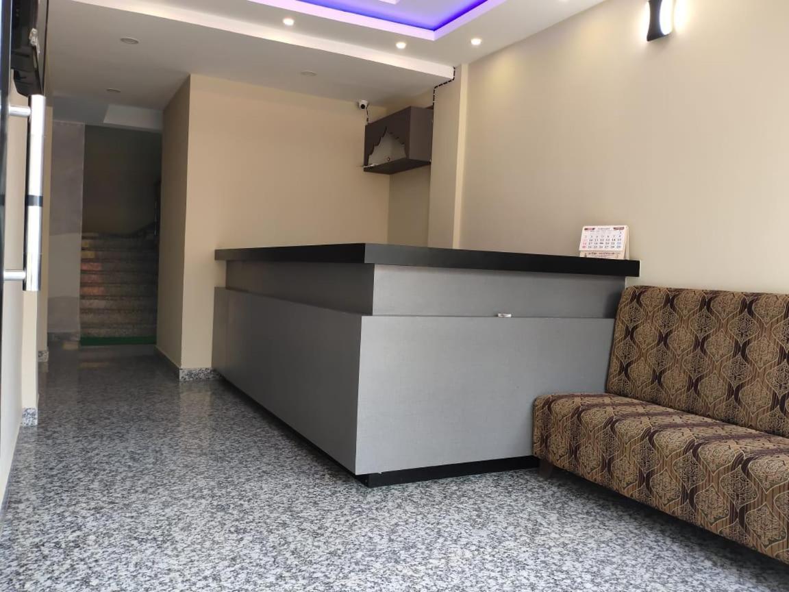 Goroomgo Hotel Uk Palace פורי מראה חיצוני תמונה