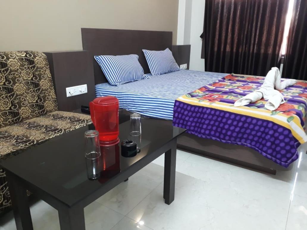 Goroomgo Hotel Uk Palace פורי מראה חיצוני תמונה